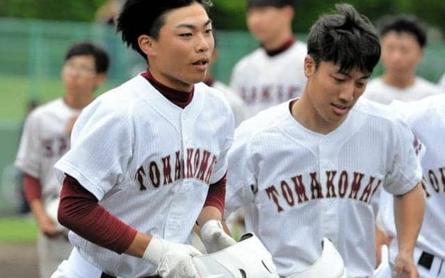 胆振地方の進学校対決は延長タイブレークに　苫小牧東「絆」見せた
