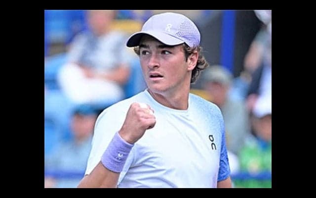  18歳フォンセカ 逆転勝ちで芝初白星 