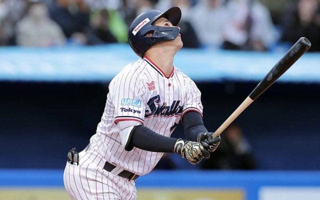 低迷球団に差し込んだ“希望の象徴”　18歳ルーキーの特大弾に衝撃と感動「高卒1年目で…」