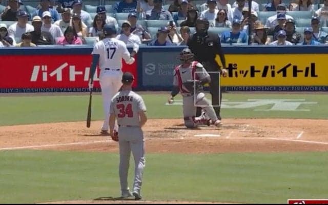 一体、何が起きた…！？ 大谷翔平の打席で“謎のハプニング”「気づかなかった」相手投手の“ある動き”に気づく… ファン騒然