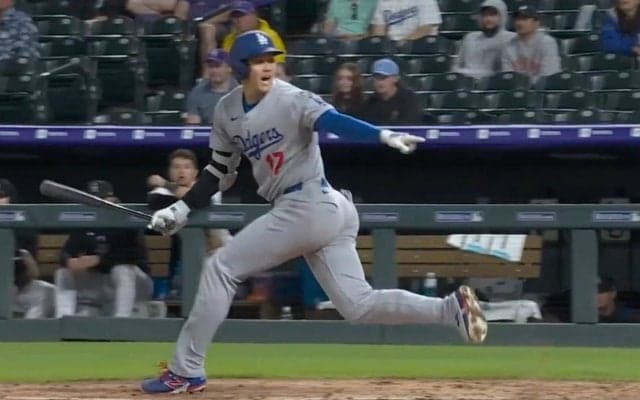 一体、何が起きた？ 大谷翔平に“想定外のハプニング”… キャッチャーに叫んだ！「面白すぎるw」 一瞬見せた“表情”が話題に