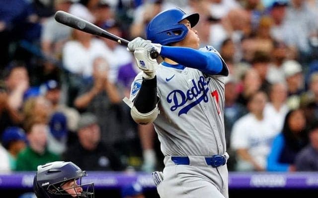 大谷翔平が“打者天国”で2戦ぶり28号　ブルペンの同僚が捕球…リーグトップ独走、敵地騒然