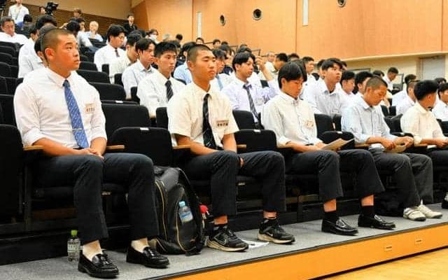 55チームの組み合わせ決定　来月9日開幕、選手宣誓は仙台の主将に