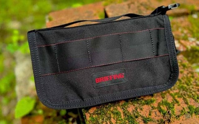 ラウンド必携のアクセを整理！ “コンプリート・ポーチ”「ブリーフィング」にオリジナルで作ってもらいました。【ゴルック】