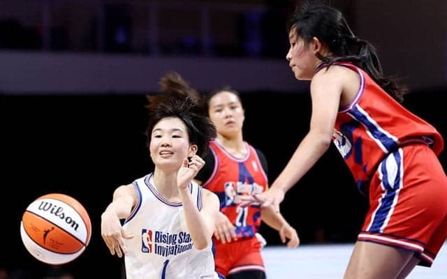 初の海外で見せた“走る司令塔”の片鱗…京都精華・吉田ひかりの挑戦