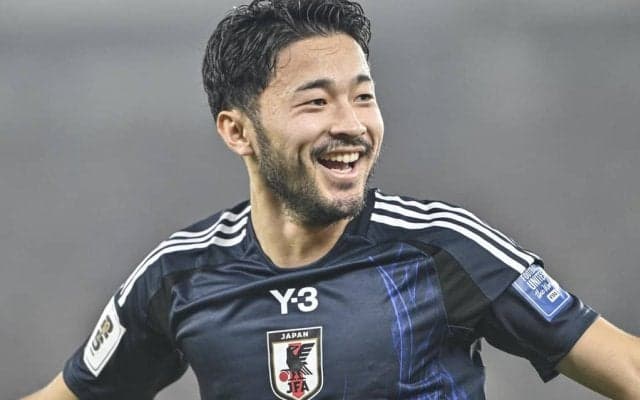 ｢玖生いるー！｣｢合流してんのか｣日本代表の菅原由勢＆松木玖生の“肩組み”新コンビ結成映像にファン興奮！｢共演楽しみ｣の声