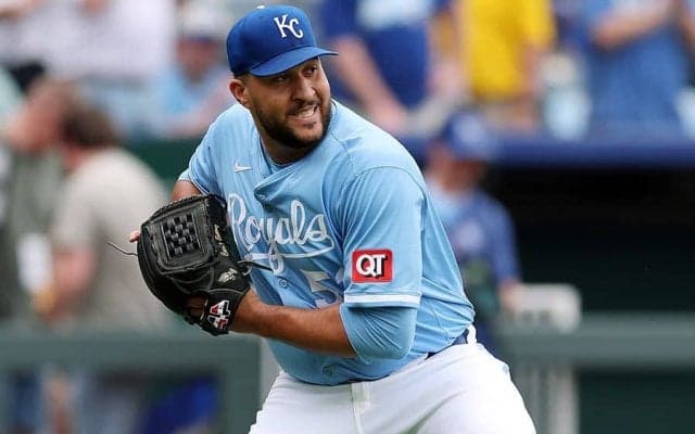 “アニメ大好き”大谷元同僚「ダンダダンも見てる」　ロッカーに隠された7体のフィギュア