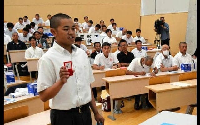 高校野球岡山大会の組み合わせ決定　女子選手2人が開会式で入場先導