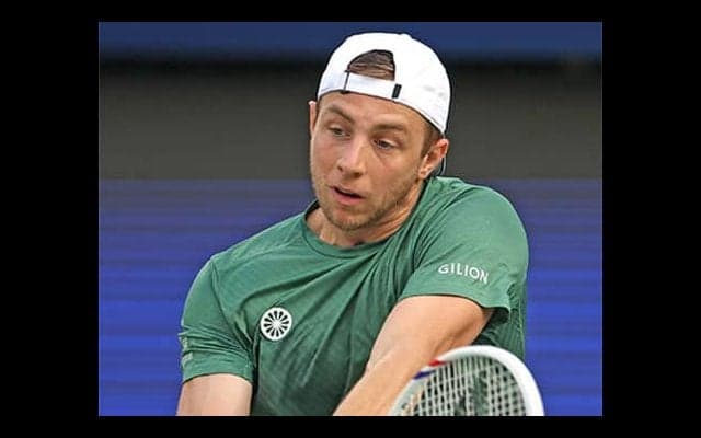  全試合ストレート勝ちで初V 