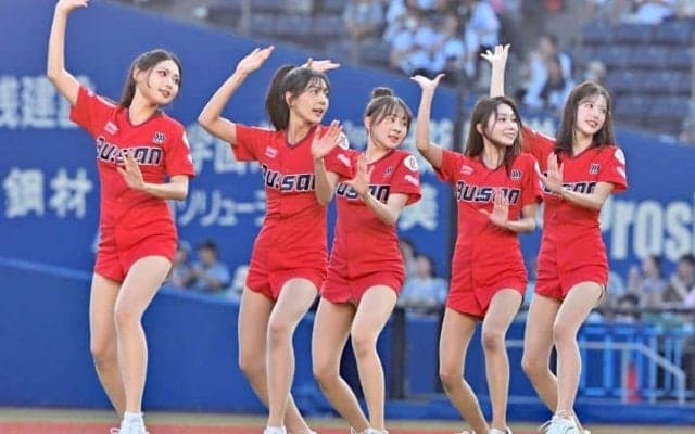 「ダンスキレッキレ」ZOZOマリンに現れた“美女チア”5人に熱視線「スタイル良すぎてやばかった」「毎試合応援してもらいたい」