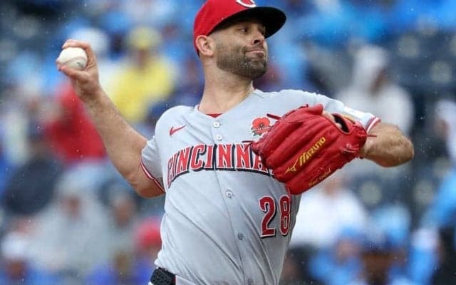 ド軍、元NPB右腕獲得の可能性「即先発ローテに入ってニーズを満たせる」ノーノー“未遂”の34歳は「理想的なトレード対象」