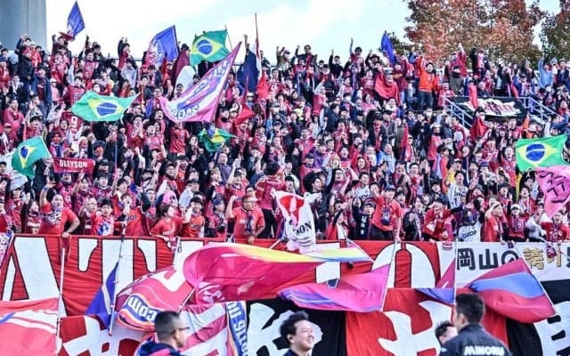 ｢ゴラッソすぎだろ神や…｣J1岡山MFの首位鹿島撃破のワンツー侵入→豪快ミドル弾に脚光！｢天才+天才｣｢素晴らし過ぎるスーパーゴール｣の声