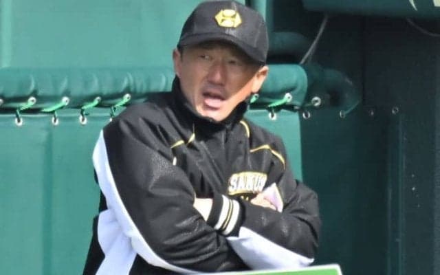 「素手捕球指導」で謹慎6か月は厳罰か激甘か　高校野球指導者に求められるアップデート