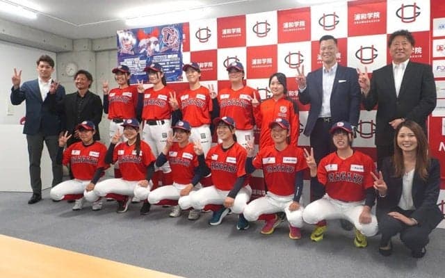 甲子園の名門に誕生、女子硬式野球部の挑戦　男子では禁止の試み「用具代がかかる」