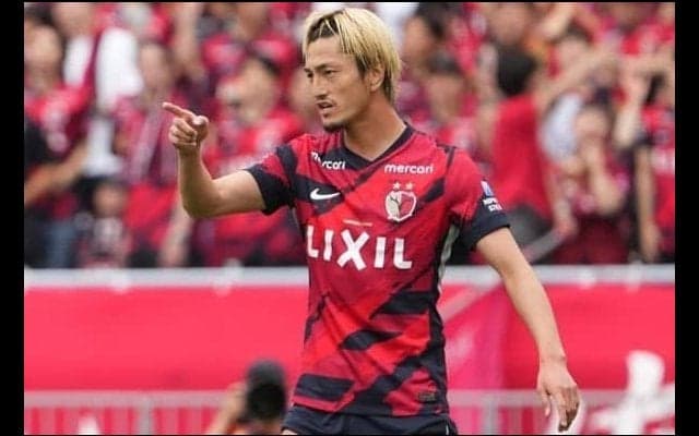 ｢ヴィトン似合ってる｣｢カッコ良すぎ｣J1鹿島FW鈴木優磨の敗戦後“清流リフレッシュ”オフショットに反響！｢素敵なお店ですね｣｢ほんとにおしゃれ｣などの声