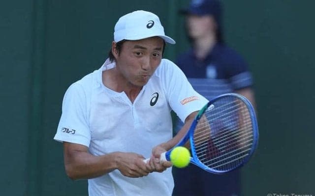 望月慎太郎、2日がかりの激闘を制して2回戦へ。2セットダウンから逆転勝利でグランドスラム初白星[ウィンブルドン]