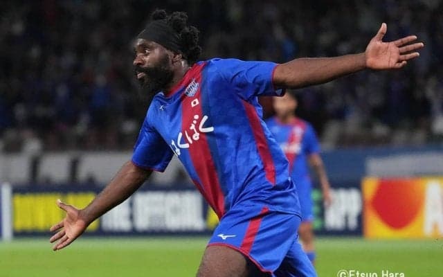 ｢ウタさんww髪型どんどん進化｣｢もこもこ何個あるん｣来日11年目41歳の理不尽＆愛され助っ人の奇抜な最新ヘアが話題｢ミャクミャクやん！｣｢最終形態？｣の声