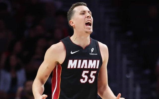 ピストンズがシューターのダンカン・ロビンソン、ガードのキャリス・ルバートを獲得