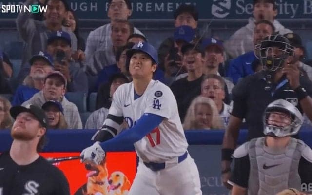 「この角度で！？」大谷翔平、“日の丸”方向へ187キロ爆速アーチ すくい上げるフォームがエグイ…「打球速度化け物だろw」「パワー谷さんエグすぎ」