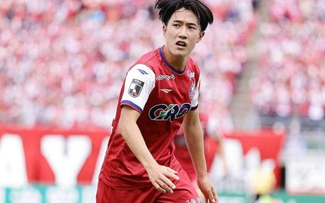 なぜ18歳・佐藤龍之介はファジアーノ岡山でブレイクできたのか？ E-1選手権で“内田篤人超え”が期待される若き才能の適応力とブレないメンタリティ