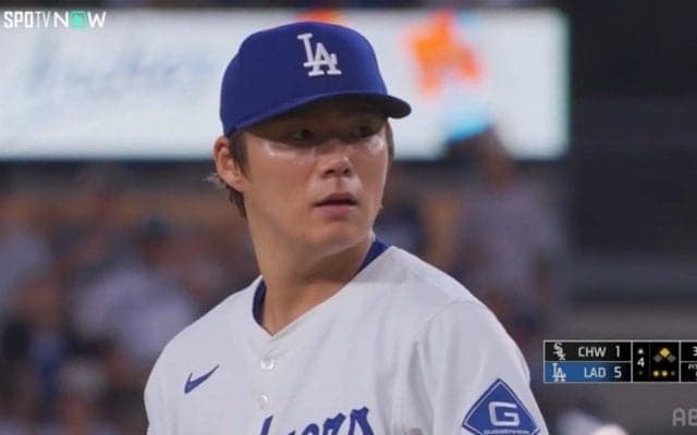 こんな球打てるか！山本由伸、74センチ垂直落下の絶品スプリット 相手打者は道具を全部“ポーイ”の一部始終