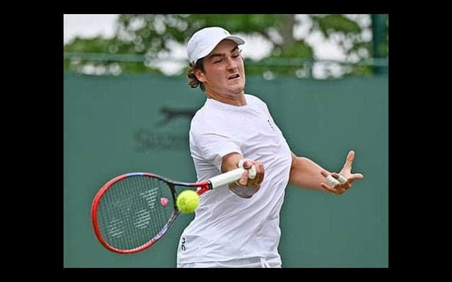  18歳 ウィンブルドン初出場で3回戦へ 