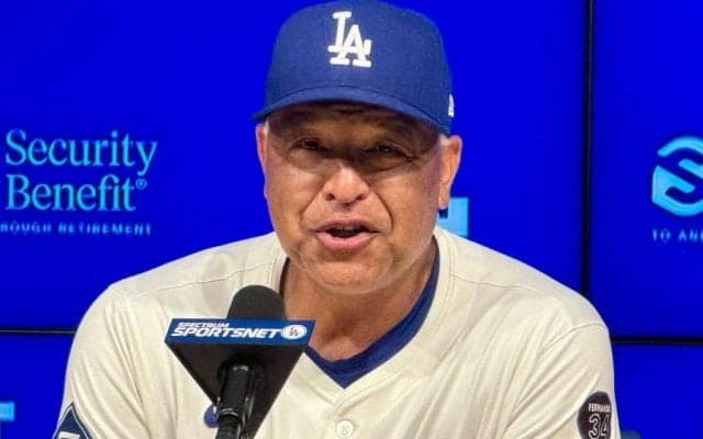ド軍ロバーツ監督、カーショーに「チャンスを与えたかった」　偉業に示した敬意