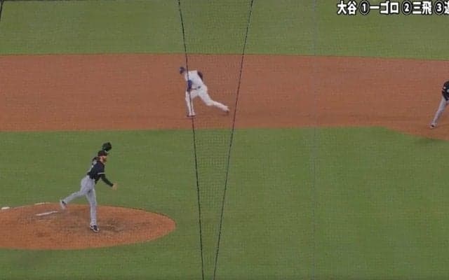 ウソでしょ…？ 大谷翔平の“足”でまさかの展開「ここで？」「メンタル強すぎ」 投手ドン引き… とんでもないスピードで“爆速盗塁”「超ファインプレー」