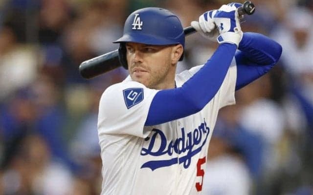 フリーマンの“幻弾”に大谷翔平も愕然　「なんというキャッチだ」「椅子から落ちそうなくらいすごい！」Xも驚愕