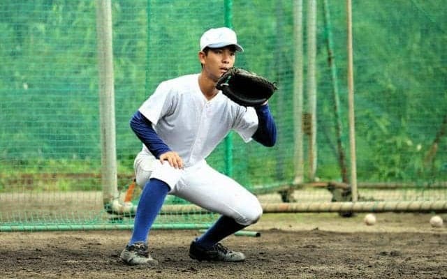 義眼の右目、強気の証し　見えずとも「聞こえる」　宮崎・門川の捕手