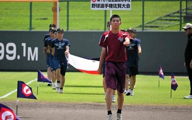 佐賀大会開幕へ　開会式の先導役は野球部員　猛暑対策で給水タイムも