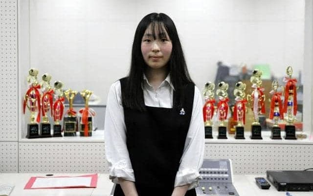 高校野球選手権香川大会の開会式、総合司会は高松一の山西さん