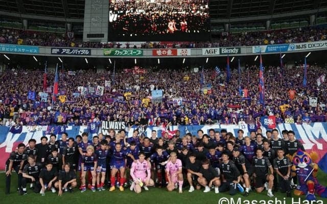 ｢三鷹の綺麗なお姉さんじゃん｣J1・FC東京の“夏用グッズ”を着た29歳女優が話題｢すっかりFC東京の女に｣｢完全サポ化？｣の声