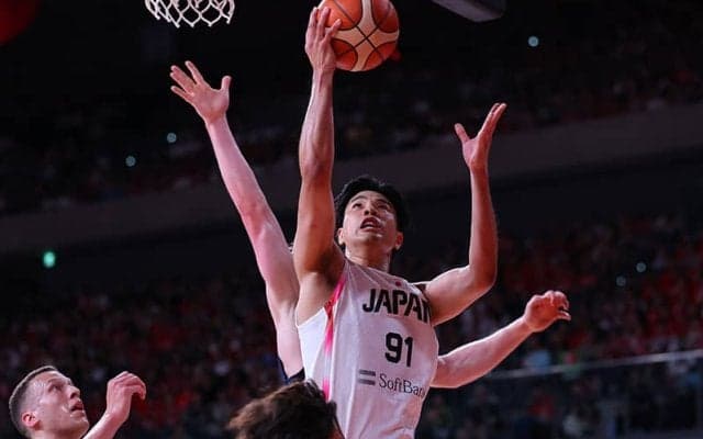 試合終盤の失速を覆せず…オランダとの第1戦は黒星、日本の“大黒柱”ホーキンソンはダブルダブル