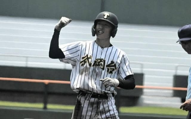 レギュラー奪われたけれど　「代打の切り札」武岡台・秋好選手が快打