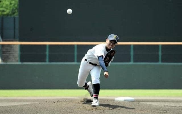 集大成の1球「最高」　県内唯一の女性部員、伊藤羽叶さんが始球式