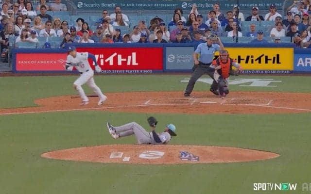 大谷翔平、155キロ打球が直撃…相手投手がマウンドでうずくまる様子 「大丈夫？」「痛そう」ファンから心配の声