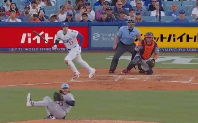 球場騒然！ 大谷翔平、爆速打で“想定外のハプニング”「怖すぎ…」 相手投手を弾き飛ばす一撃「どんな凶器だよ」