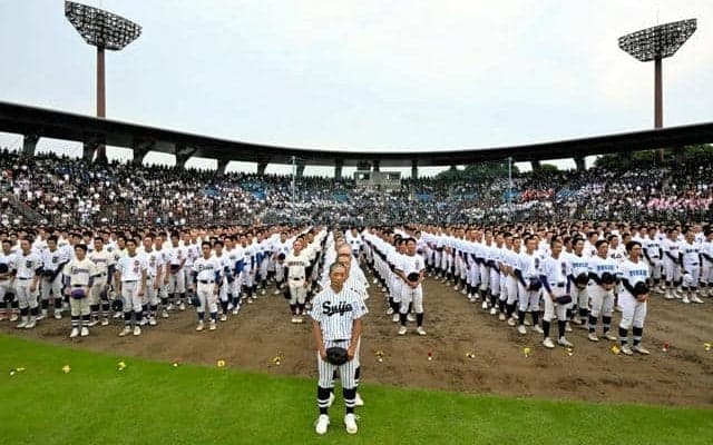 白球に夢を乗せ、心ひとつ　夢舞台をかけた高校野球茨城大会が開幕