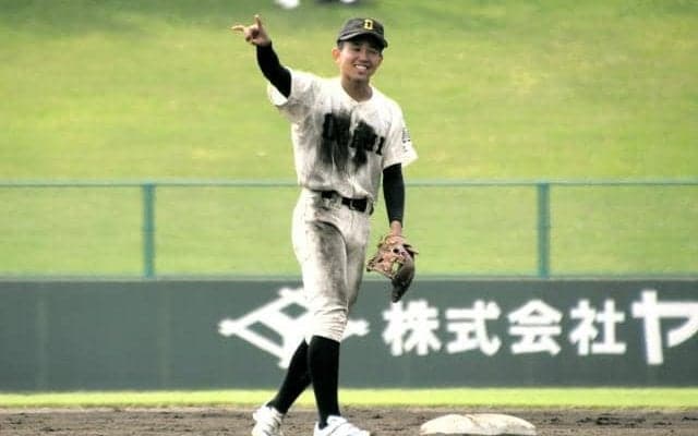 相可・森下主将が笑顔で3安打、「下克上」新監督に夏の初勝利を贈る