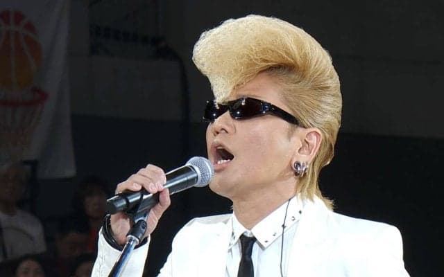 「めっちゃカッコイイ！」綾小路翔の“ロックな国歌独唱”にSNS騒然「アカペラなのに氣志團らしさ」「気迫が伝わって震えた」バスケ代表戦を盛り上げ