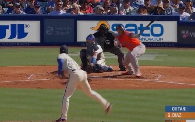 もうワケわからん！大谷翔平、とんでもない魔球で“まさかの光景”「曲がりすぎ」 翻弄された打者が“腰砕けの空振り三振”「エグい軌道」