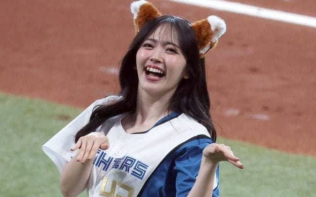 伝説のアイドルが「かわいすぎるだろ!!」　きつね耳の最強ダンスにファン悶絶「神すぎてむり」