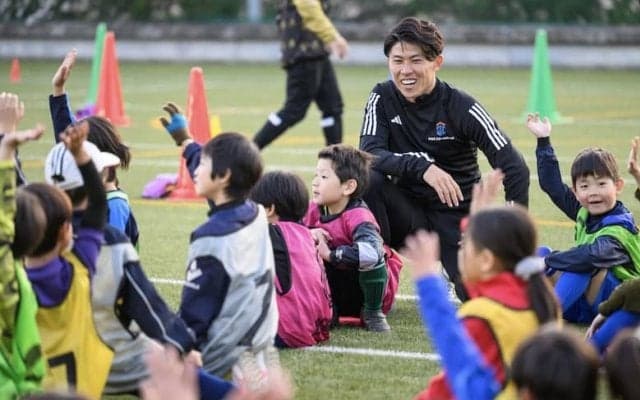 サッカー元日本代表の太田宏介が「月謝無料」サッカー教室を開校。自身の経験からみんなにチャンスを