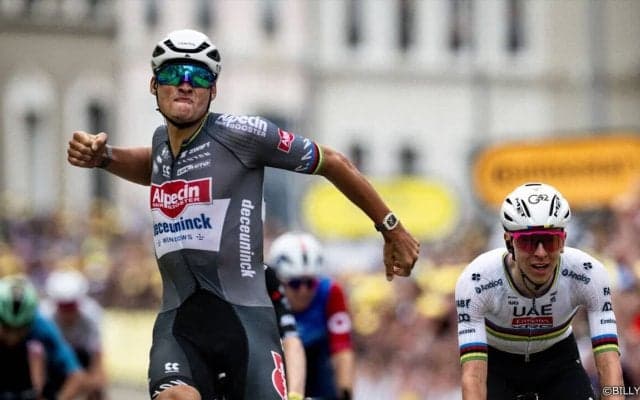 マチュー・ファンデルプールが上りスプリントを制してマイヨ・ジョーヌ！　ポガチャルとヴィンゲゴーもボーナスタイムをゲット｜ツール・ド・フランス2025 レースレポート：第2ステージ