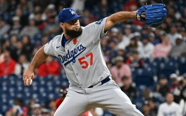 監督＆GMが電撃解任→わずか2時間後の獲得　ド軍“戦力外”直後…38歳で見つけた新天地