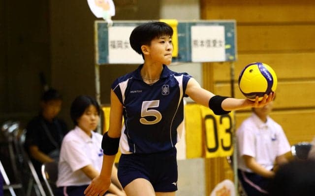 福岡女学院高 佐々木美紗惠が3年目につかんだレギュラーの座。「最高なんです。千尋のトスを打てるだけで」と涙する、セッターとの絆