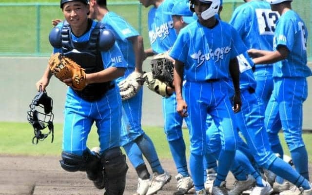 「派手やな」当初は戸惑いも…　津工が新ユニホームで団結し初戦突破