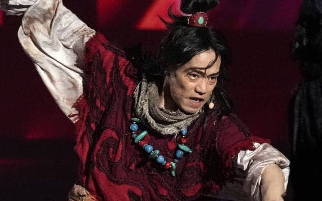 高橋大輔の生きざまを『氷艶』に見た　月のように未踏の道を照らしつづける先駆者