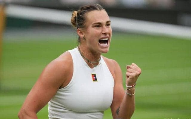 女王サバレンカ、苦しみながらも37歳シゲムンドに逆転勝ち。2年ぶり3度目のウィンブルドン4強